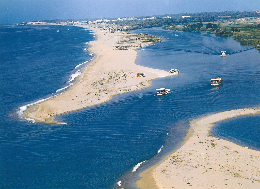 BARRIER BETWEEN SEAS